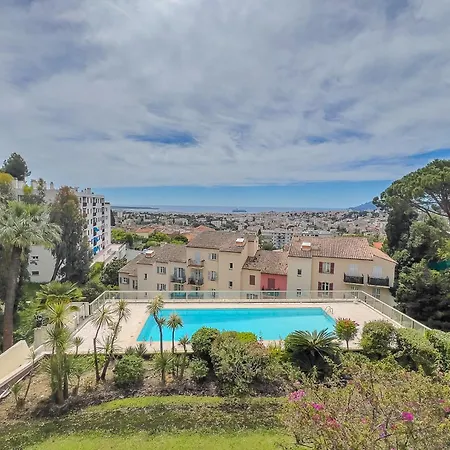 Les Jardins For 4 By Sunset